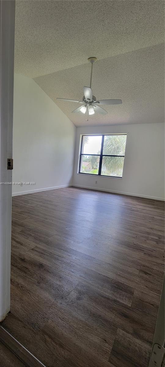 Foto del edificio - 9570 SW 3rd Ct.