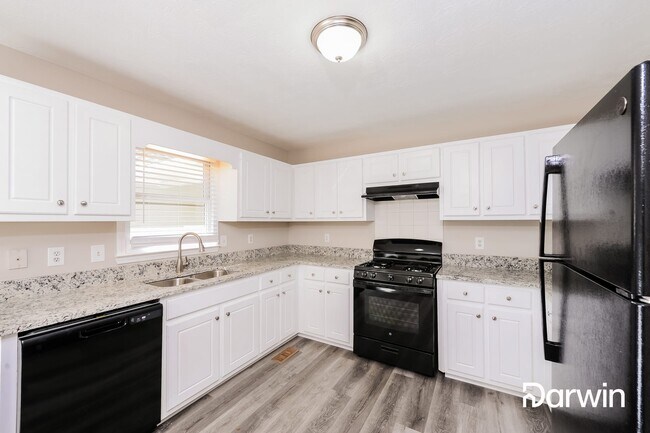 Building Photo - 390 Anna Ave, Palmetto, GA 30268