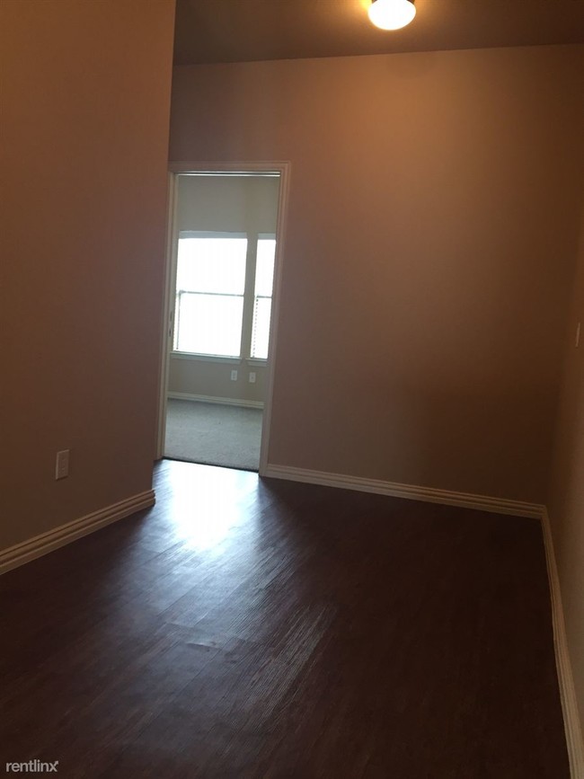 Building Photo - 4 br, 4 bath Duplex - West Prairie Duplexe...