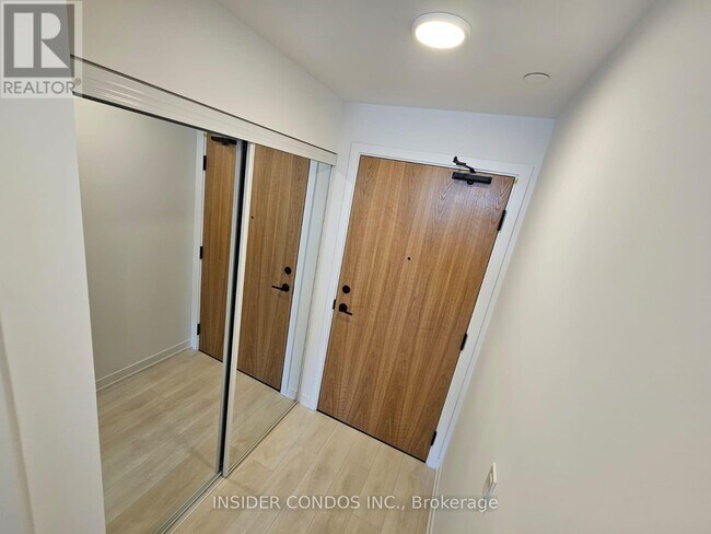 Photo du bâtiment - 7950 Bathurst St