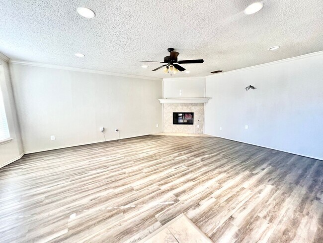 Foto del edificio - Beautiful spacious brick home! Must see!