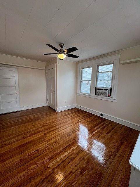 Foto del edificio - 7049 Greenwood Ave