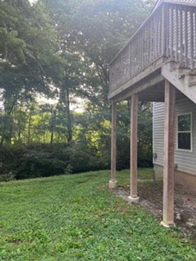 Building Photo - Maryville 37803 - 2 bedroom 1.5 bath apart...