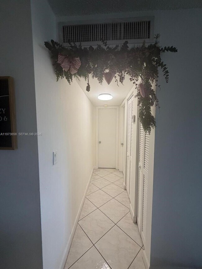 Foto del edificio - 6195 W 18th Ave