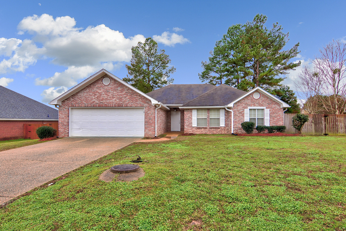 Primary Photo - Beautiful Home for Lease!