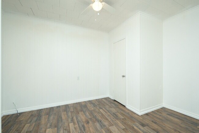 Foto del edificio - 449 W Main St