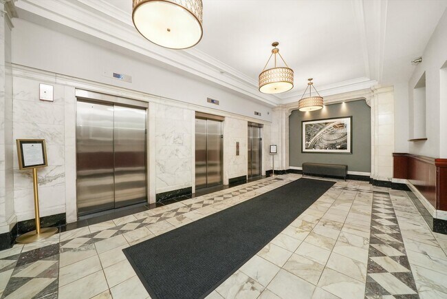Foto del edificio - 40 E 9th St