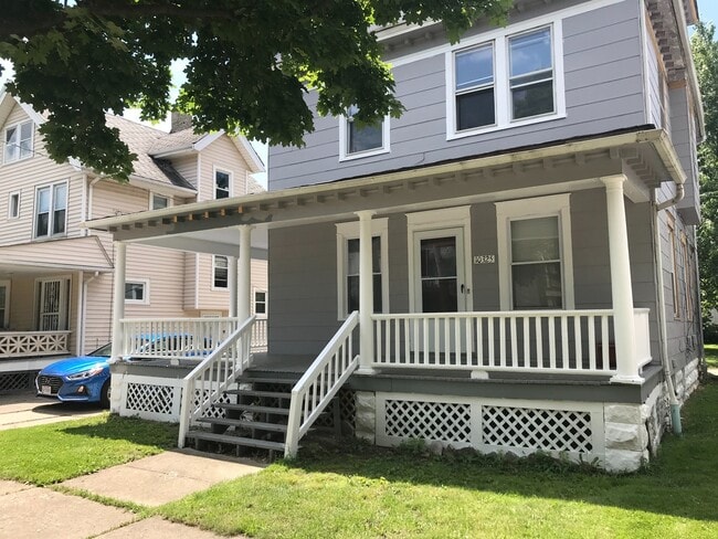 Foto del edificio - 10325-10325 Bernard Ave