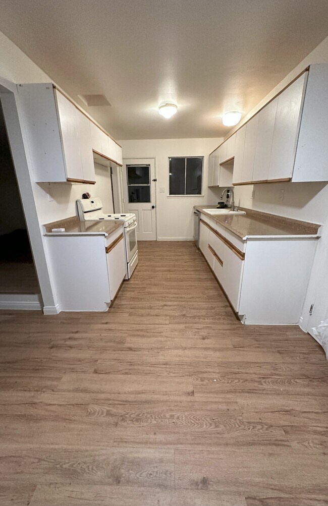 Cocina: Se agregó una nueva campana después de la foto. - 13092 La Pata St