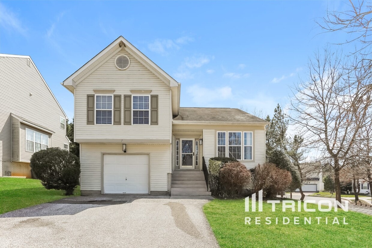 Primary Photo - 7 Stone Garden Ct