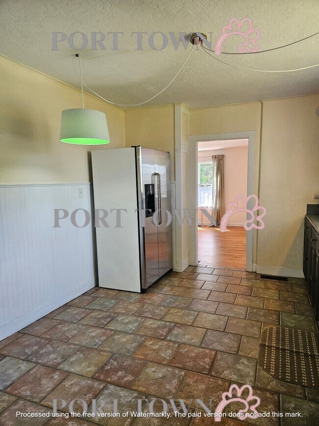 Building Photo - 1 Bed/1Bath Bottom Floor