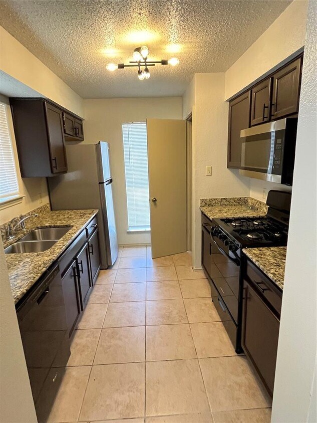 Foto principal - 13941 Maricella Ln