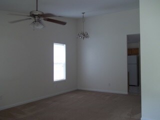 Building Photo - Home close to beach and bases.