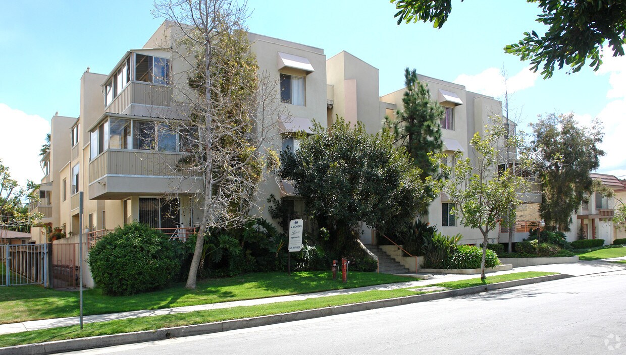 90 N Michigan Avenue - The Michigan Apartments