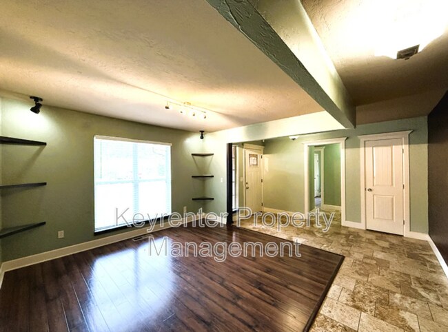 Foto del edificio - 5324 Eden Dr