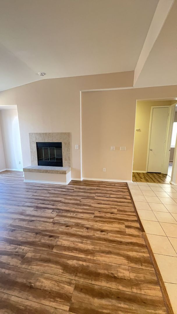 Foto del edificio - 3 BEDROOM VICTORVILLE HOME