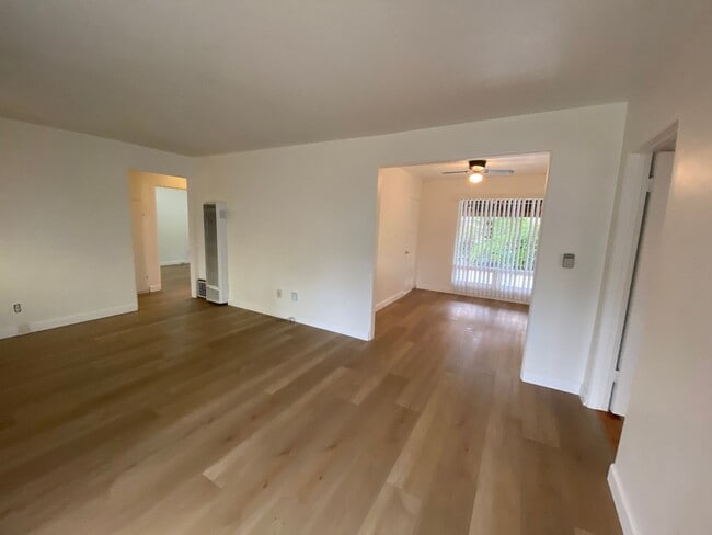 Building Photo - Cute 3 Bedroom 2 bath home located near SD...