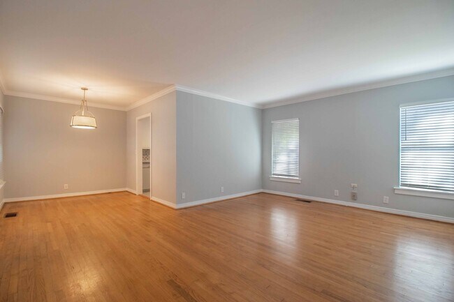 Foto del edificio - CHARMING 2 Bedroom, 1 Bathroom Arlington H...