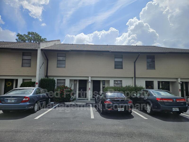 Foto del edificio - 2135 Crystal Dr