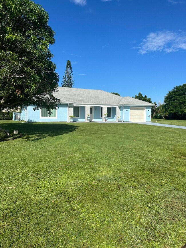 Foto del edificio - 1592 SE Burning Ct