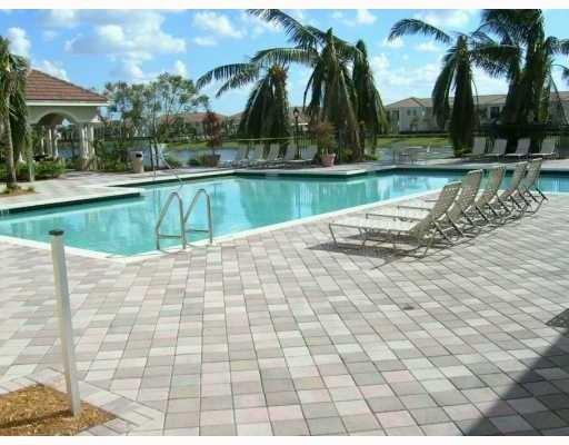 Foto del edificio - 2556 Centergate Dr