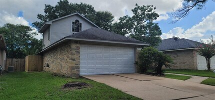 Building Photo - 20111 Beechview Ln