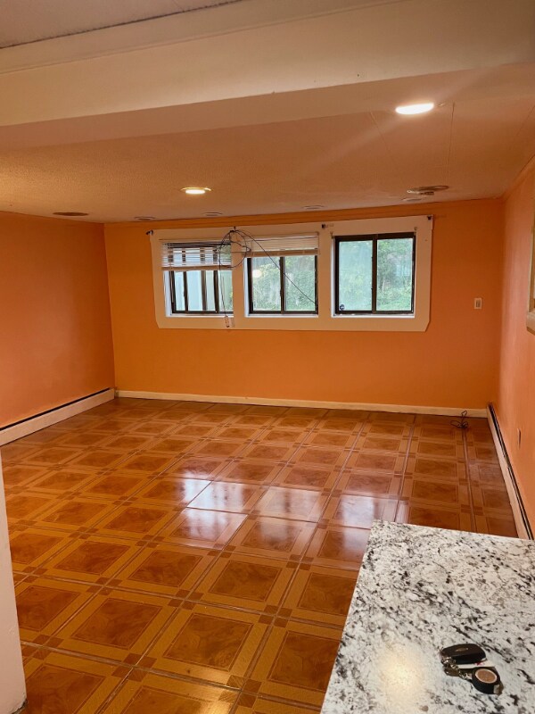 Foto del edificio - 1077 Martinstein Ave