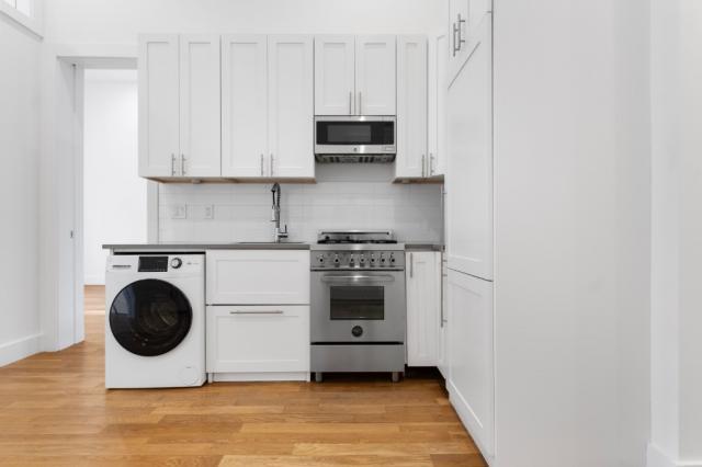 Foto principal - 2 bedroom in New York NY 10010