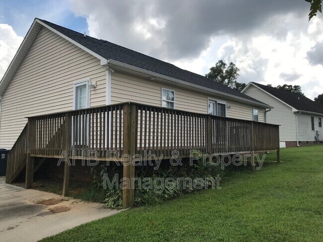 Building Photo - 200 Manning Way
