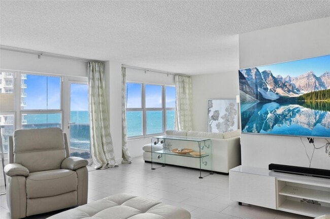Building Photo - 3500 Galt Ocean Dr