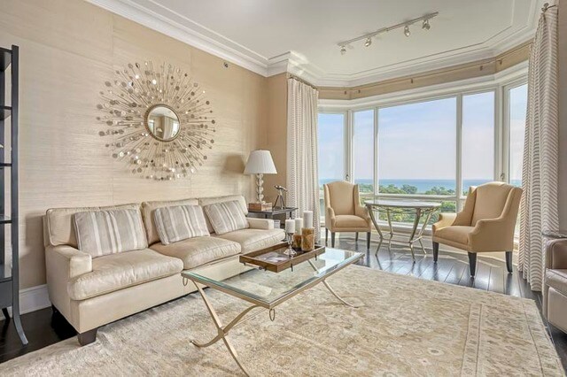 Foto del edificio - 2550 N Lakeview Ave