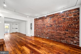 Building Photo - 438 Spruce St