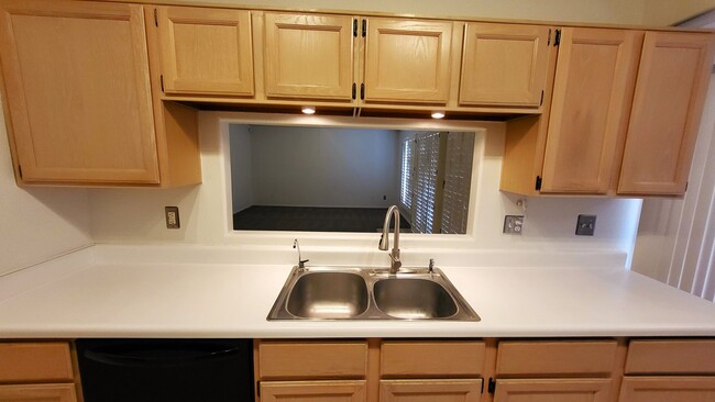 Building Photo - 2 BEDROOM PATIO HOME IN AHWATUKEE!