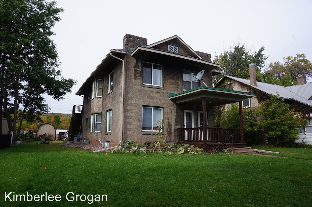 Primary Photo - 1017 87th Ave W