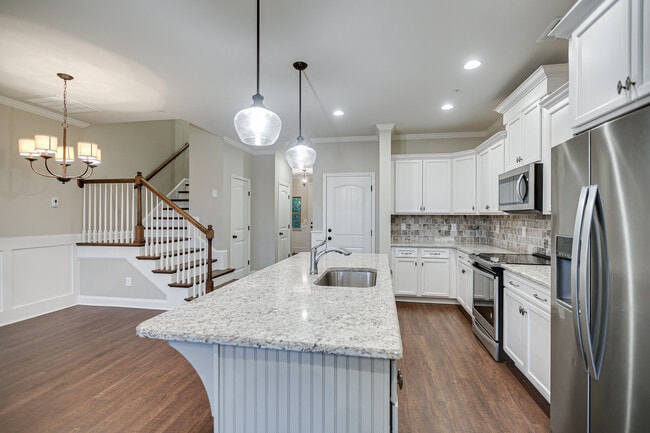 Building Photo - 2576 Wellesley Square Dr