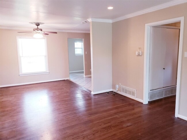 Building Photo - 3309 San Marcus Ave