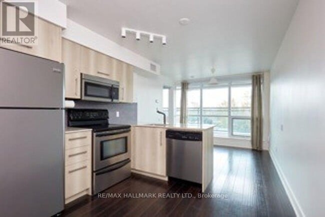 Building Photo - 1048 Broadview Ave