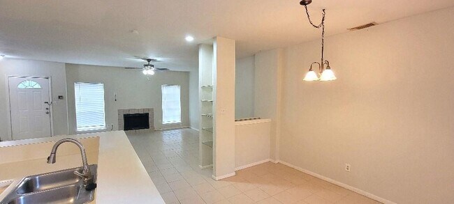 Foto del edificio - 7021 Alabonson Rd