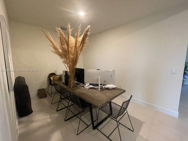 Foto del edificio - 8045 NW 104th Ave