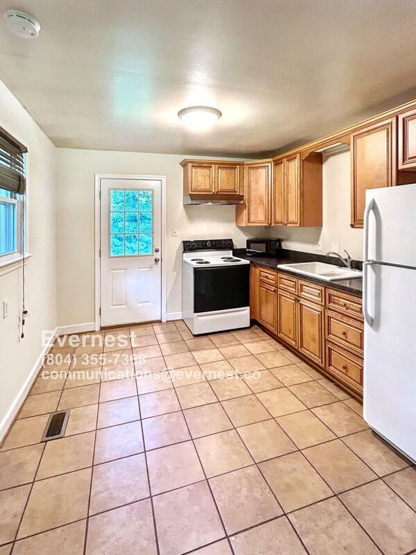 Building Photo - 12366 Mason Ave