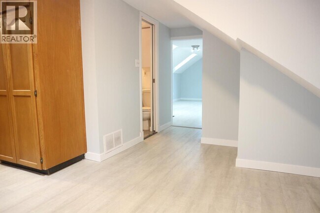 Photo du bâtiment - 796 E 12th Ave