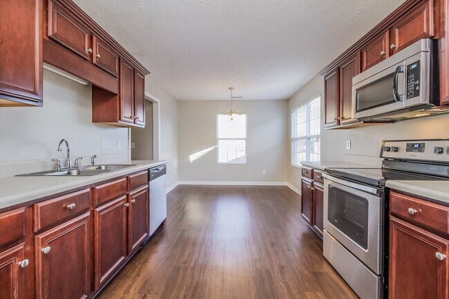Building Photo - 3460 Hamberton Cir