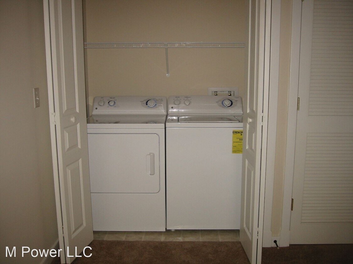 Building Photo - 3 br, 2.5 bath House - 1236 Frost Pl. - 1236