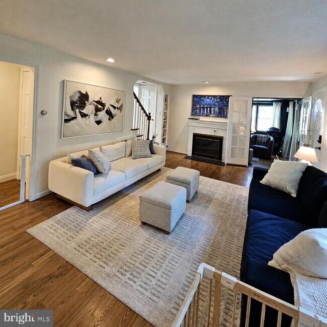 Foto del edificio - 3304 Circle Hill Rd