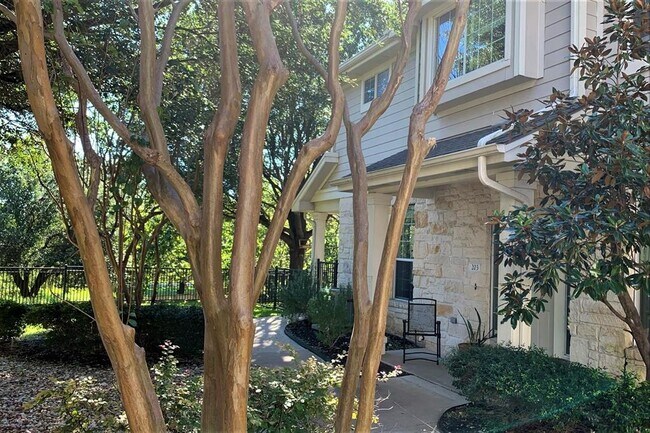 Foto del edificio - 1900 Scofield Ridge Pkwy