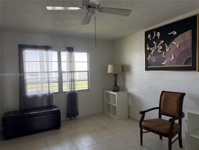 Building Photo - 4043 Cornwall C