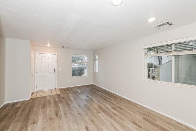 Building Photo - 11905 Fairfax Ridge St