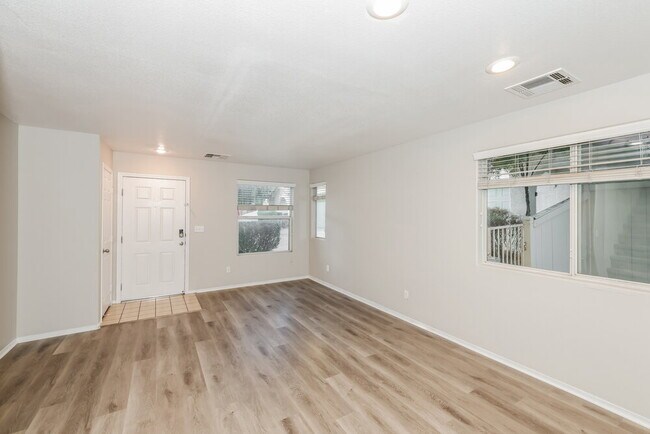 Foto del edificio - 11905 Fairfax Ridge St