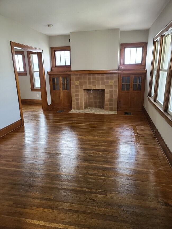 Foto del edificio - 111 Haldy Ave