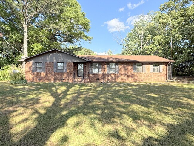 Foto del edificio - 6079 Wall Triana Hwy